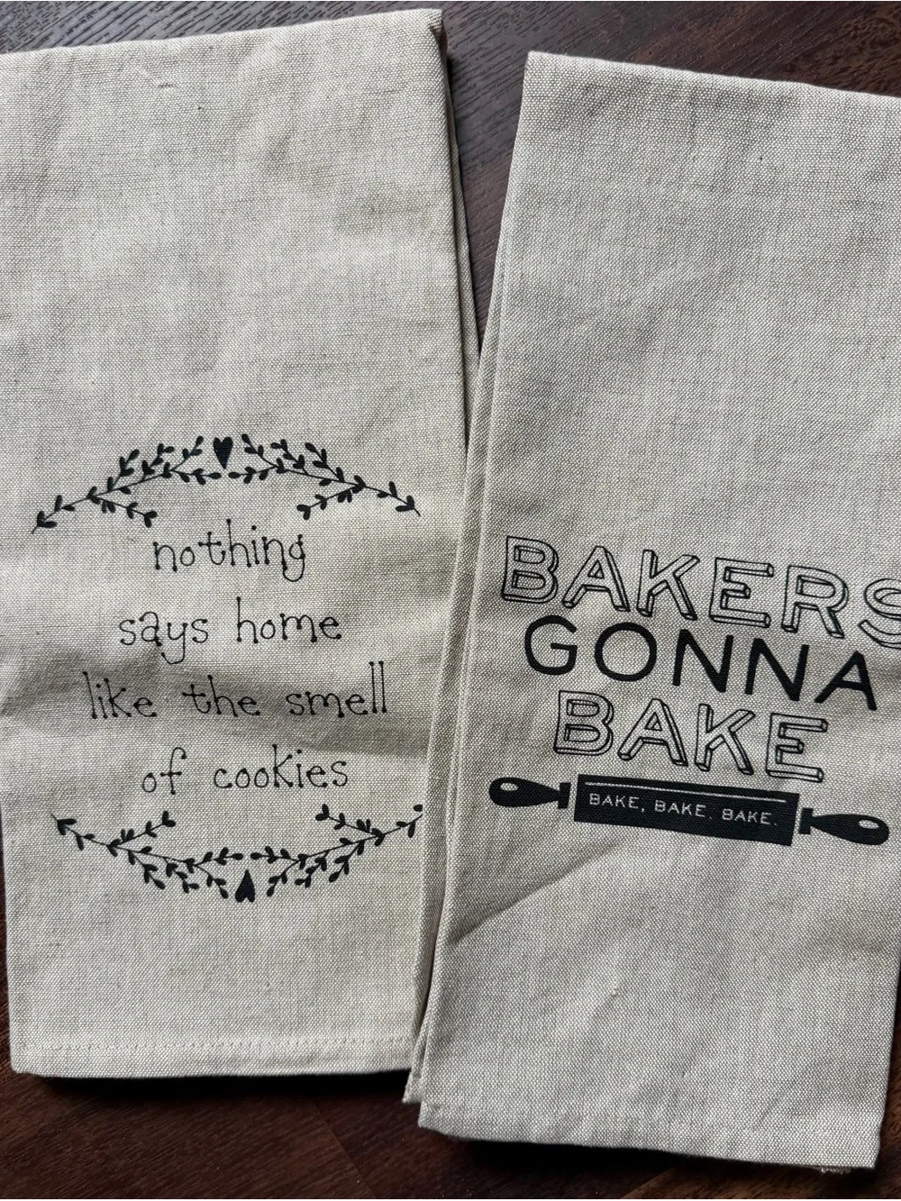 Unbranded Cream Cotton Kitchen Towels - Bakers Gonna Bake & Cookie Quote